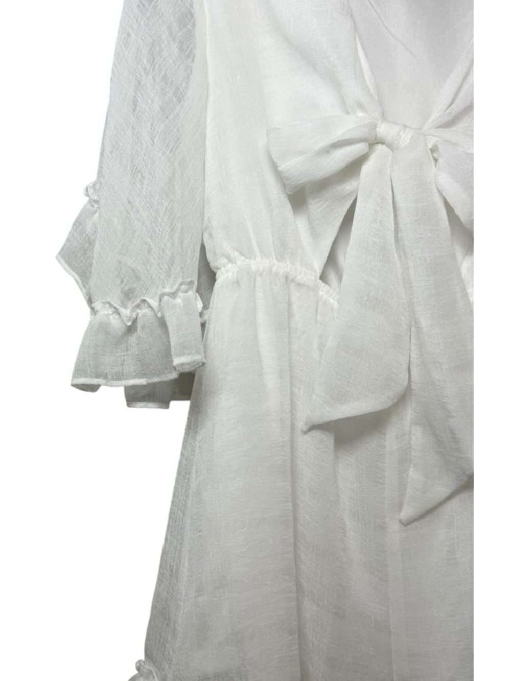 Mi Ami Woman’s. Sheer Stylish white romper size small with a tie-front detail. - Picture 4 of 6